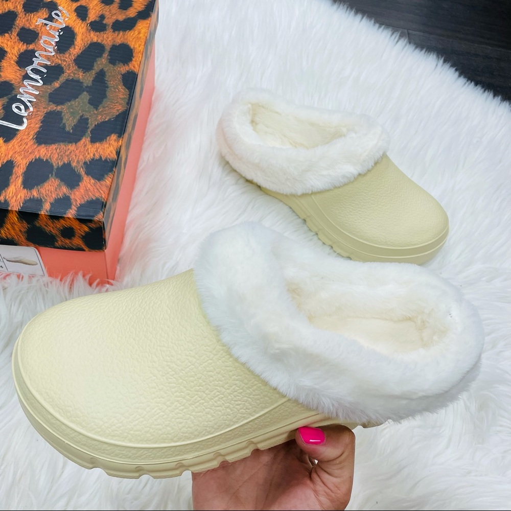 Cream fur lined slip on - Picture 8 of 10